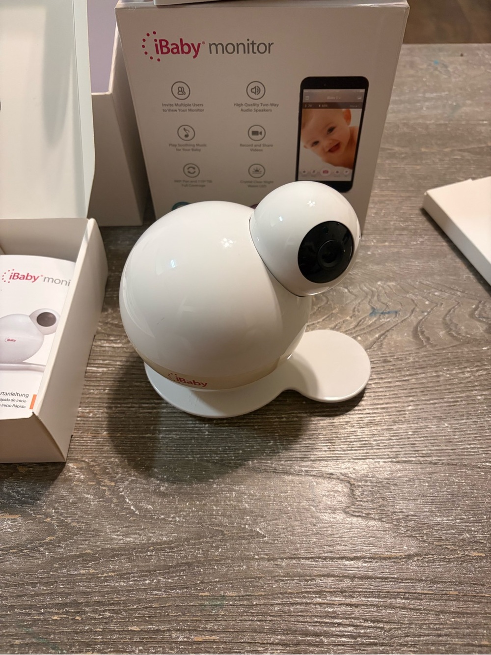 iBaby Baby Monitor - White and Cream Nursery Camera - Picture 5 of 10